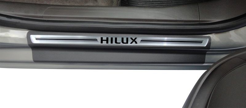 Soleira Resinada Hilux 16/ 4P Aço Escovado